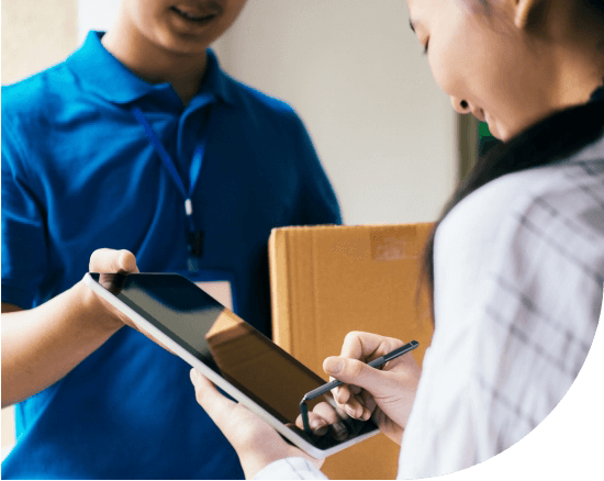 Dynamics 365 Field Service technician managing operations